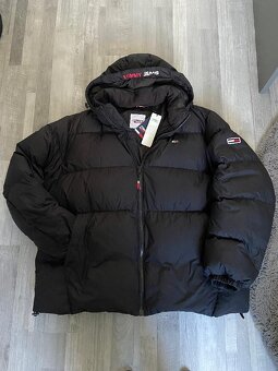 Značková zimní bunda z prachového peří zn. Tommy Jeans - 4