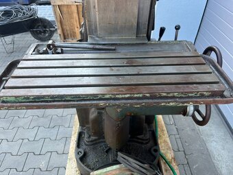 204. Frézka FN 22 - 4