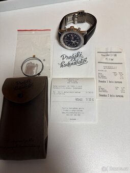 Breitling Navitimer World - 4