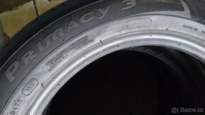 Prodám 2 x letní pneu Michelin 215/55/17 - 4