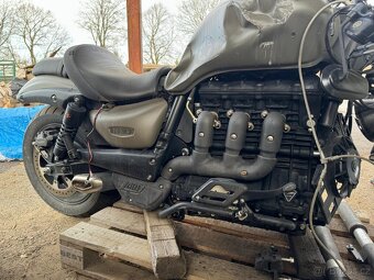 Triumph Rocket - 4