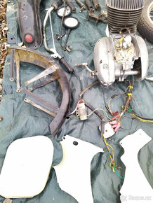 JAWA 250 / 559 typ 353/04 rozebraná k renovaci - 4