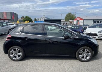 Peugeot 208 1.2i KLIMA PANORAMA TEMPOMAT manuál 60 kw - 4