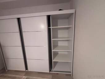 Šatní skříň 250 cm - 4