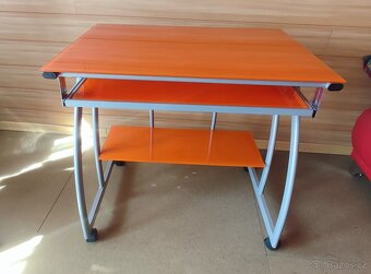 počítačový stůl se židlí - 4