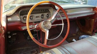 1960 Pontiac Ventura two door hardtop - 4