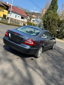 Mecedes-Benz CLK 240 V6i - 4