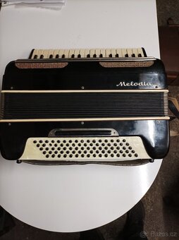 Prodám starší zachovalou harmoniku. - 4