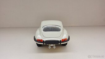 1:18 JAGUAR E COUPE, k - 4