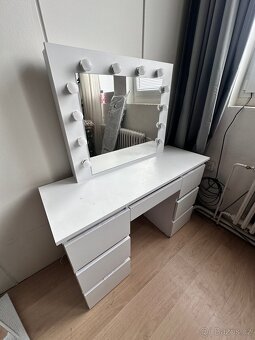 TOALETNÍ STOLEK S LED ZRCADLEM DANIELLA WHITE - 4