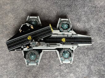 LEGO Avengers Helicarrier - 4