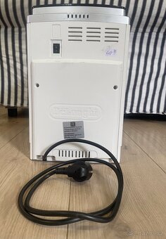 Prodám kávovar DeLonghi ECAM 23.420 SB – na díly / k opravě - 4