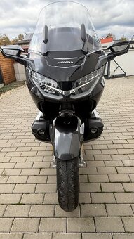 Prodám bouraný Honda GOLDWING - 4