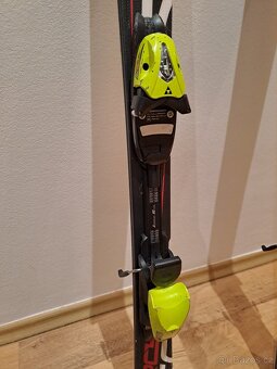 Prodám juniorské lyže FISCHER RC4 - 4