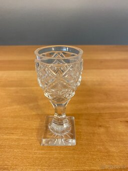 Sběratel nabízí straré panáky - 4