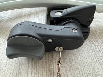 Střešní nosiče kol Thule - 2 ks - 4