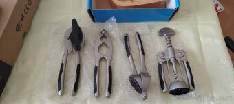 Sada kovových kuch. pomocníků - 4