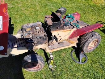 Travní traktor - 4
