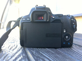 Canon EOS 250D + objektiv Canon - 4