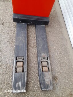 Linde T16 s váhou. - 4