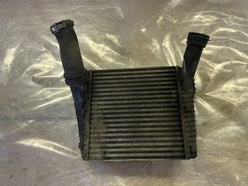 PRAVÝ INTERCOOLER AUDI Q7 3.0 TDI 7L6145804A - 4