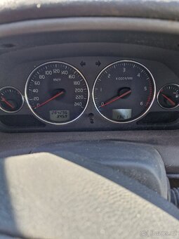 Volvo V40 1.9 D 75 kw Nová STK - 4