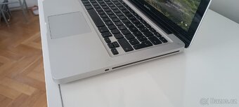 Apple Macbook Pro 2009 13" 8GB RAM nVidia - 4