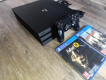 PS4 1tb Pro - 4