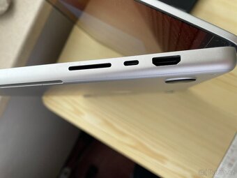 Apple MacBook Pro 16 (2021) - 4