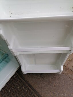 Lednice s mrazákem LG - 4