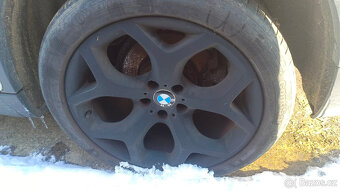 Dvourozměrná letní sada kol na BMW E71 a E70 - 4