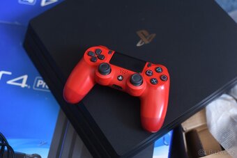 Playstation 4 PRO konzole v původní krabici +ovladač červený - 4
