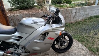 Honda CBR 600F PC 25 - 4