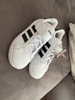 Adidas dětské tenisky vel.30 Grand Court 2.0 EL - 4