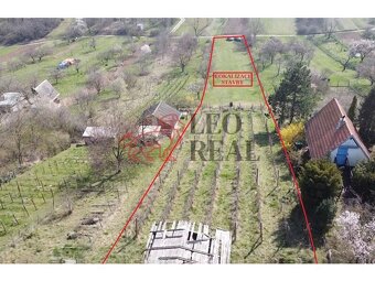 pozemek 3069m² se stavebním povolením "chaty" a chata k re - 4