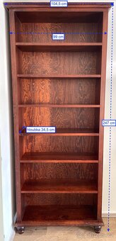 Masivní dřevěná knihovna vyrobená na zakáku - 4