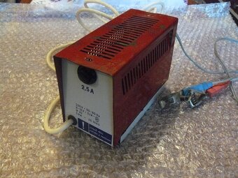 RETRO nabíječka NB 13A Elektropřístroj na baterie 6V a12V - 4
