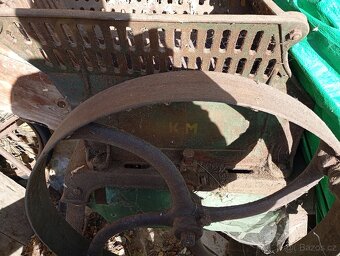 Prodám staré struhadlo/kruhadlo na zemědělské plodiny - 4