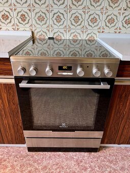 Retro kuchyně se spotřebiči - 4