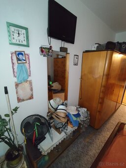 Prodám velmi levně dohodou ložnic cca 1956 - 1958 - 4