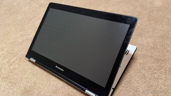 Bílý notebook Lenovo Yoga - 4