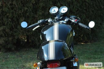 Triumph Thruxton 900 EFI - 4