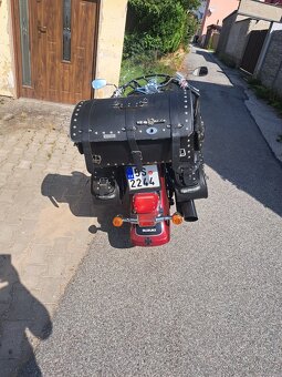 Suzuki Intruder 800 - 4