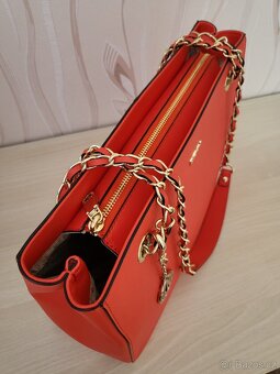NOVÁ ZNAČKOVÁ KOŽENÁ KABELKA, zn. DKNY - 4