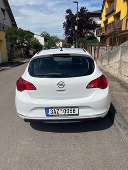 Opel Astra J 2014 - 4