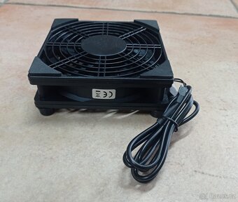 Tichý chladicí ventilátor pro malá zařízení 12x12 cm - 4