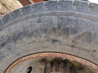 Pneu 215/75R 17,5 + disky - 4