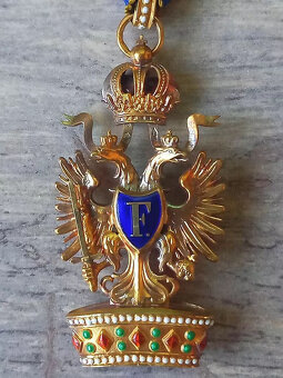 Rakouská ŽELEZNÁ KORUNA III. třídy ve zlaté medaili Rakouská - 4