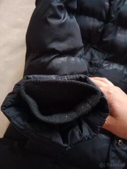Dámská zimní bunda se vzorem a kapucí - 4