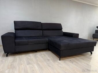 Tmavá sedací souprava. - 4